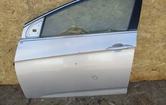 Hyundai i40 Front door