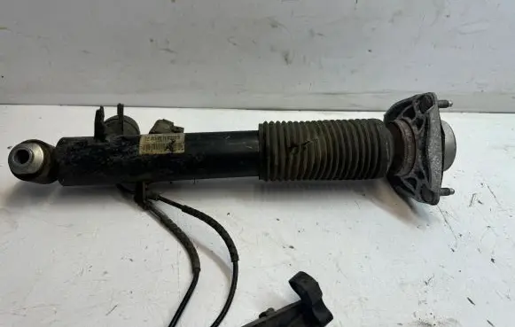 BMW X5 F15 Rear shock absorber/damper 6875087