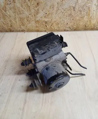 Skoda Octavia Mk2 (1Z) ABS Pump 00005305D2 1K0907379K 10096003483