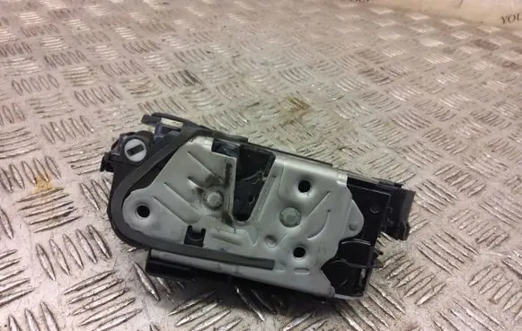 Seat Arona Rear door lock 5TA839015P