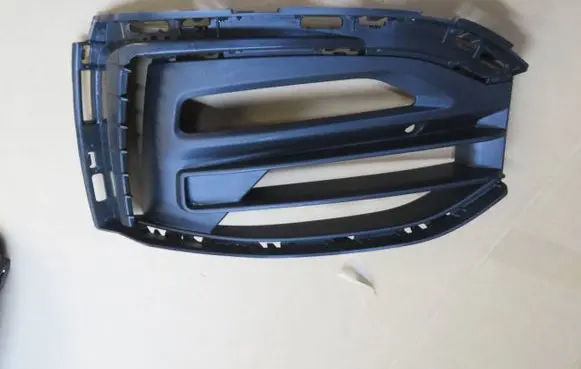 BMW 1 F40 Front bumper lower grill 7459716