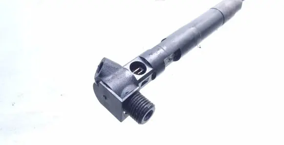 Mercedes-Benz E W212 Fuel injector A6510700587 1101402568843