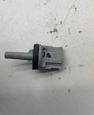 Audi A3 S3 8L Interior temperature sensor 1J0907543B