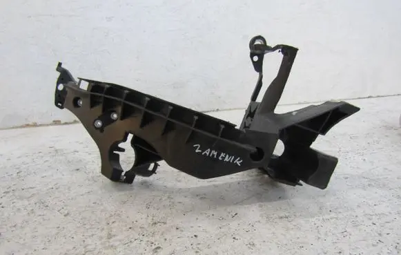 Audi A4 S4 B8 8K Front bumper mounting bracket 8K0805608B