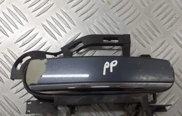 Audi A6 Allroad C6 Front door exterior handle/bracket 