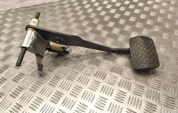 Audi A8 S8 D2 4D Brake pedal 4D1721111A 135727A12