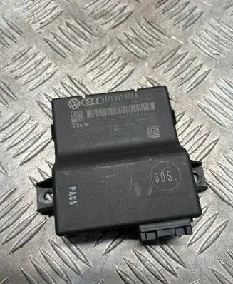 Audi A5 Sportback 8TA Gateway control module 8R0907468N