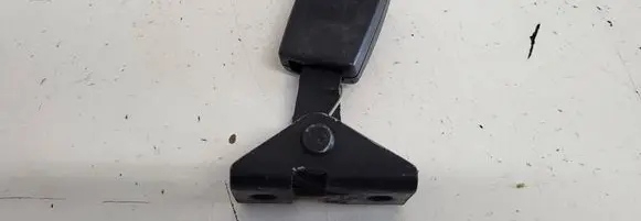 Volkswagen Touareg I Middle seatbelt buckle (rear) 7L0857821B