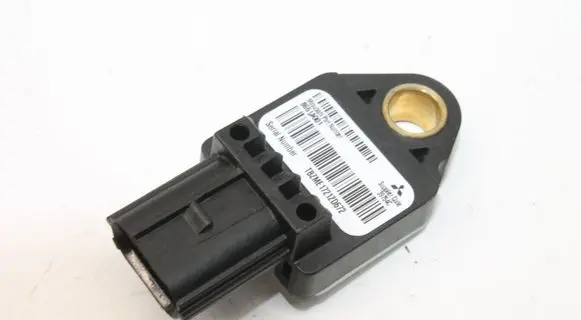 Mitsubishi Outlander Airbag deployment crash/impact sensor 8651A001