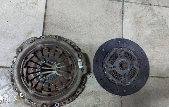 Renault Modus Clutch set kit 8200335084