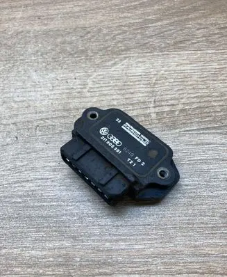 Volkswagen Golf II Ignition amplifier control unit 211905351