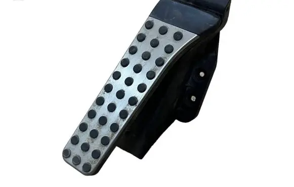 Mercedes-Benz E W212 Accelerator throttle pedal A2043000182 A2043000200