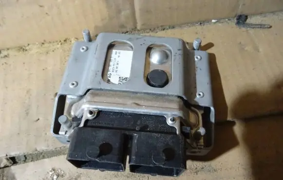 Volkswagen Up Engine control unit/module 04C907309N 04C906020AL 43034243134