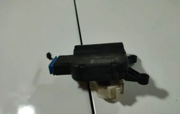 Seat Toledo III (5P) Air flap motor/actuator 0132801336