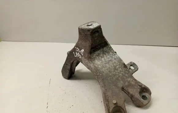 Audi A4 S4 B8 8K Engine mounting bracket 8K0199308BE