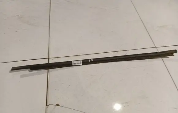 Opel Zafira A Front door glass trim molding 