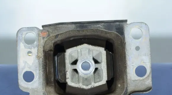 Ford Mondeo MK V Engine mount vacuum valve 6G91-7M121-AC
