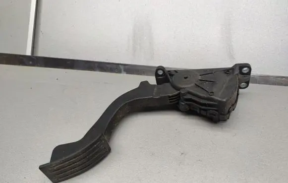 Mazda 3 I Accelerator throttle pedal 4M519F836AG