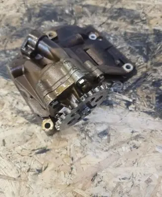 BMW 3 E46 Oil pump 7501569