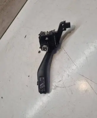 Volkswagen Touran I Indicator stalk 1K0953513G 1BF0437