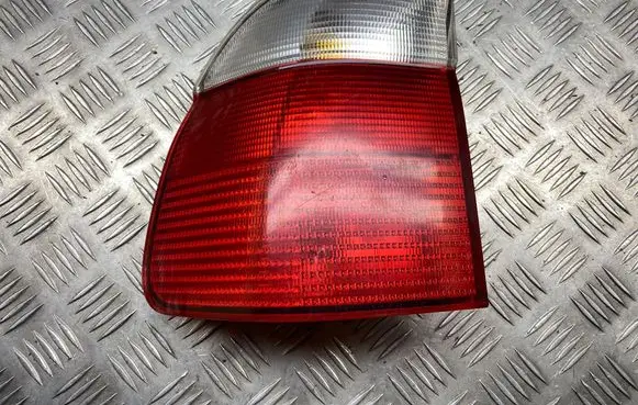 BMW 5 E39 Rear/tail lights 8371324 32C0 393440