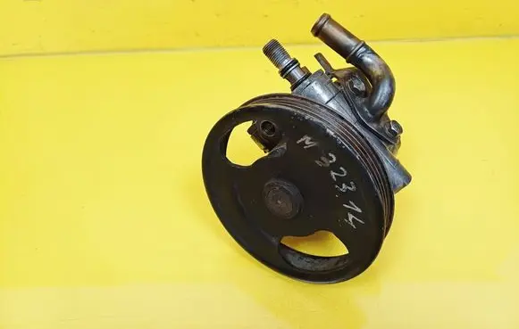 Mazda 323 F Power steering pump 
