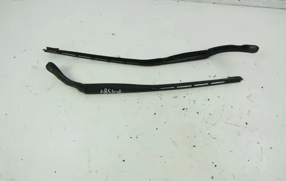 Peugeot 307 Front wiper blade arm 