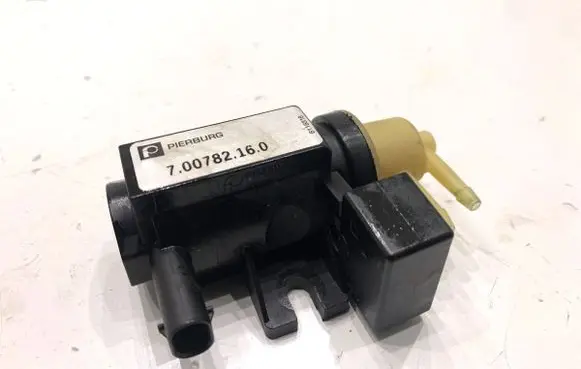 Mercedes-Benz CLA C117 X117 W117 Fuel pressure regulator 700782160