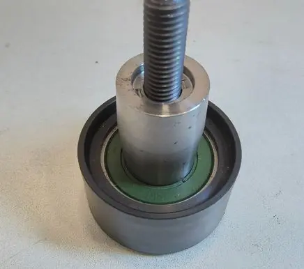 Volkswagen Golf VII Alternator belt tensioner 