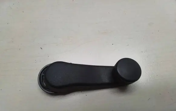Volkswagen Golf IV Front door window winding handle 1h0837581d