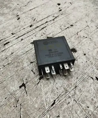 Volkswagen PASSAT B5.5 Window wiper relay 1J0955531 B041102 5WK1045