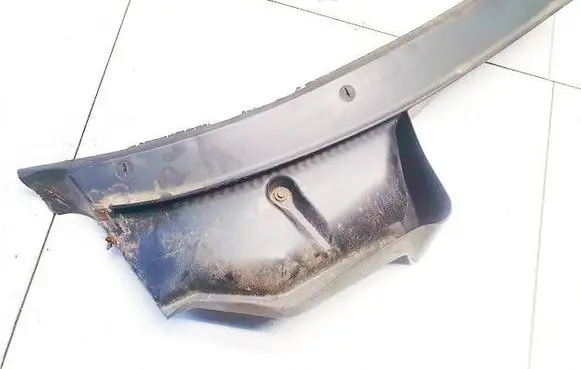Audi A4 S4 B5 8D Wiper trim 8d1819404a