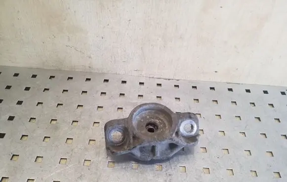 Opel Zafira C Front shock absorber mounting bracket 13345953