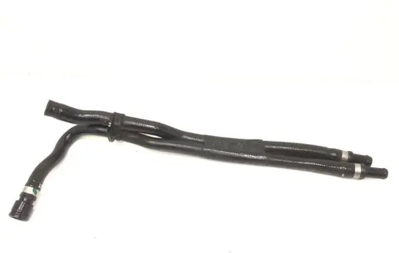 Engine coolant pipe/hose