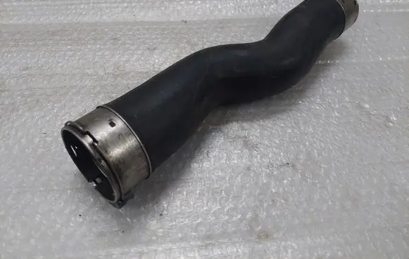 BMW 5 F10 F11 Intercooler hose/pipe 521108A