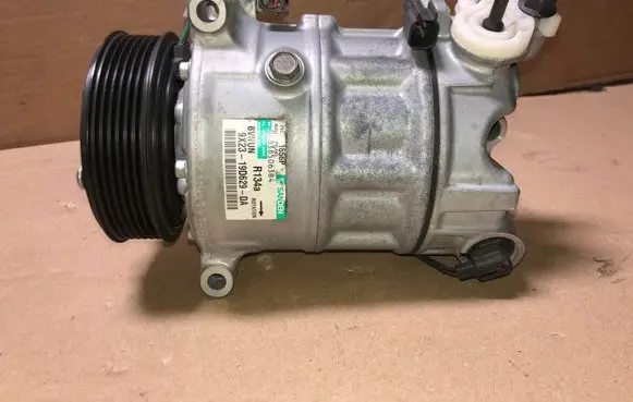 Land Rover Discovery 4 - LR4 Air conditioning (A/C) compressor (pump) 058385063B4 9X2319D629DA R134A