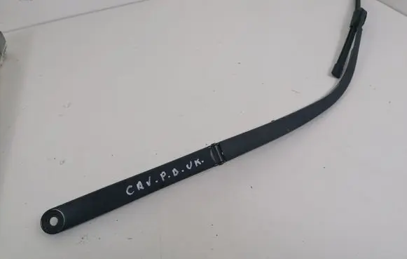Honda CR-V Front wiper blade arm