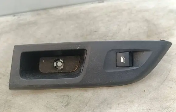 Opel Corsa F Electric window control switch 39176134 9830250680