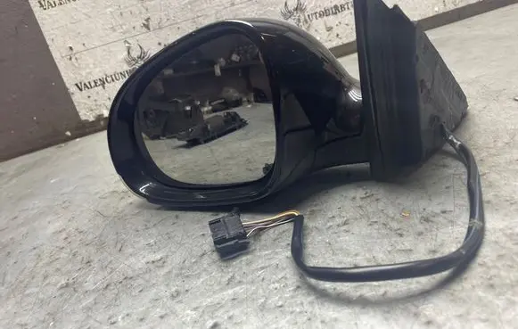 Volkswagen PASSAT B5.5 Front door electric wing mirror 3B0857933D