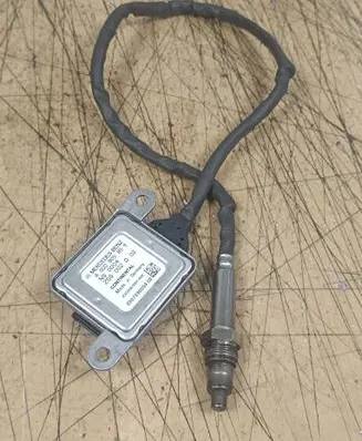 Mercedes-Benz C W205 Lambda probe sensor A0009058511