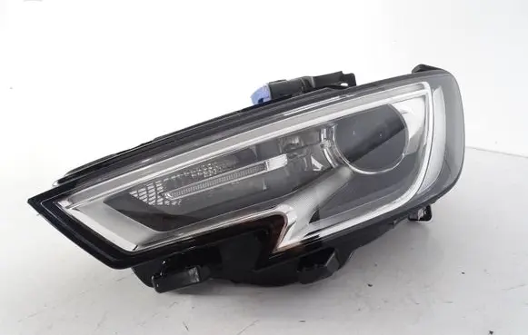 Audi A3 S3 8V Headlight/headlamp 8V0941005E