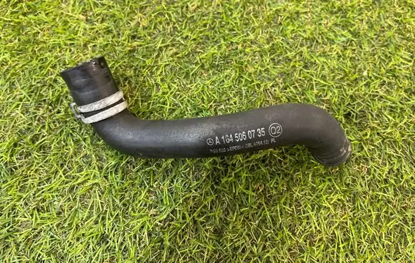 Mercedes-Benz GL X164 Engine coolant pipe/hose A1645060735