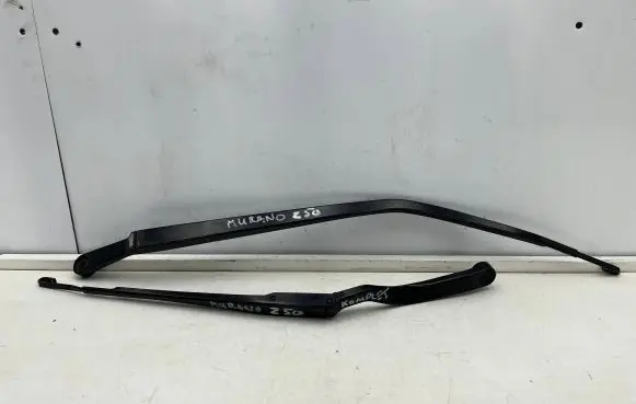 Front wiper blade arm