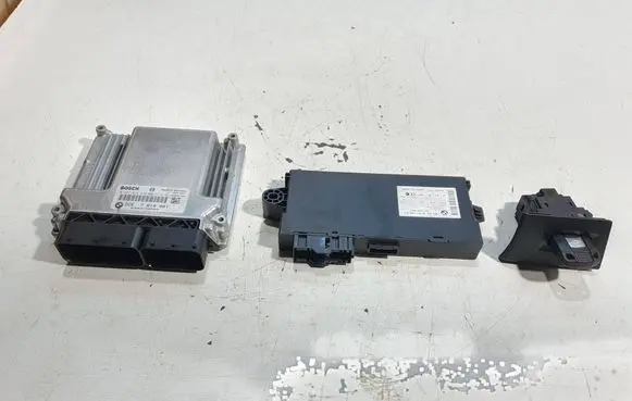 BMW 3 E90 E91 Engine ECU kit and lock set 0281014239 1039S24483 7810001