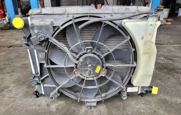 Hyundai Veloster Coolant radiator