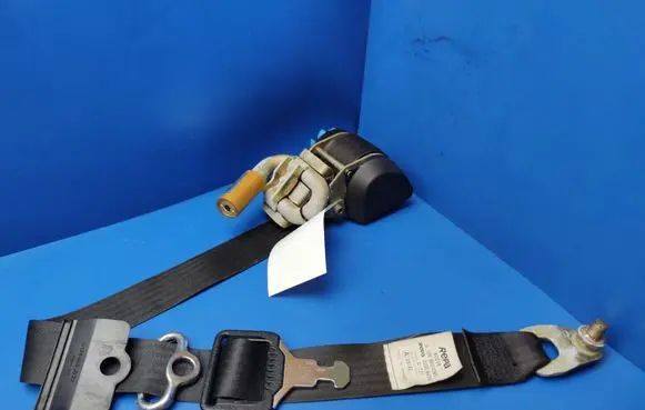 Mercedes-Benz S W126 Front seatbelt BAMPT0174 08253 1268680022