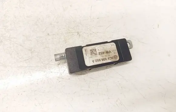 Volkswagen PASSAT B6 Antenna control unit 3C9035552A