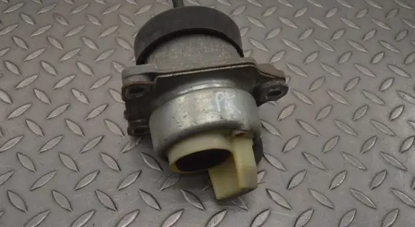 Ford Mustang VI Engine mount bracket