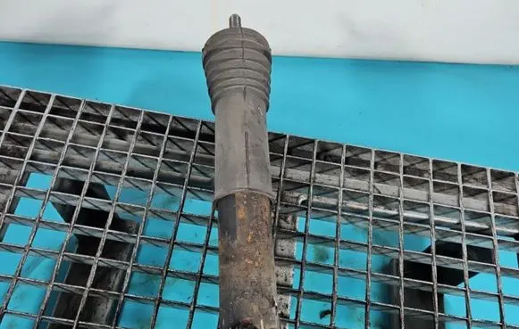 Front shock absorber/damper
