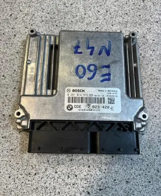 BMW 5 E60 E61 Engine control unit/module ECU 0281014572